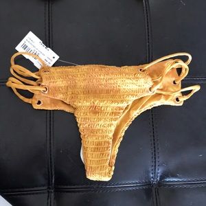 BlueLife bikini set! Top: S Bottom: XS